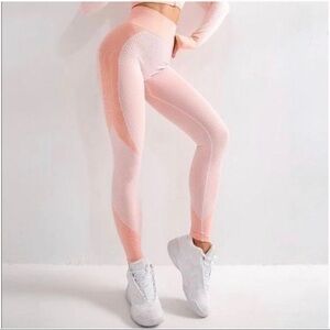 NWT Astoria MOMENTUM Full Length Legging - Peaches and Cream Size M